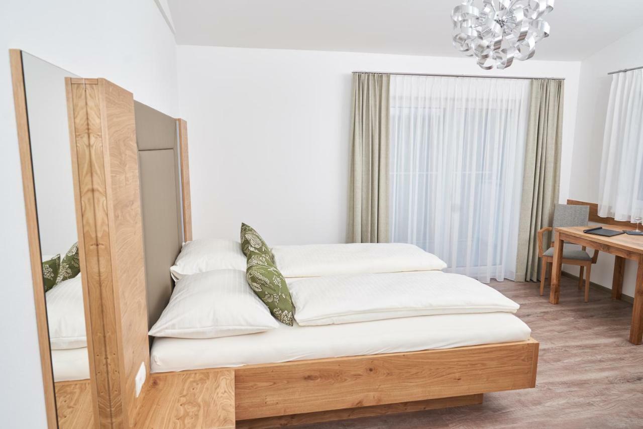 Weinhof - Gaestehaus Maier Angern Zewnętrze zdjęcie